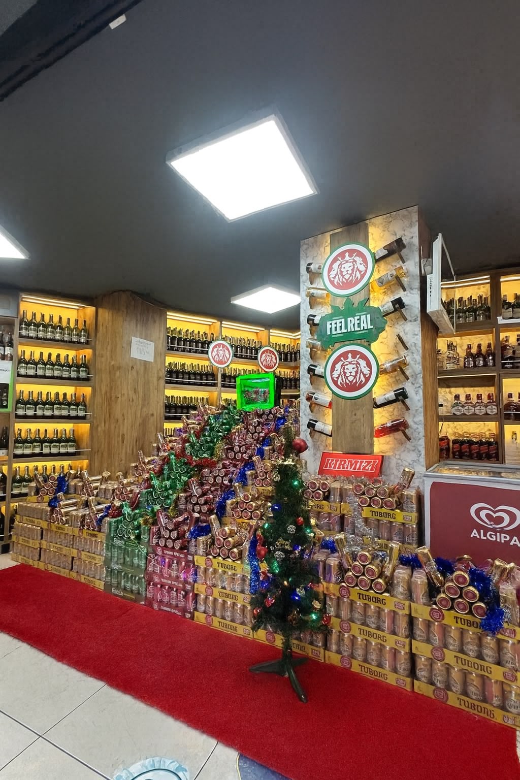 Free Tekel Shop Bağcılar mağaza raf düzeni